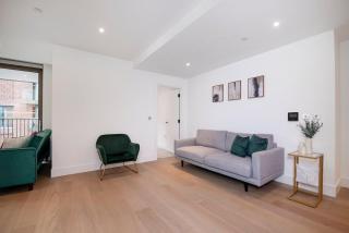 Lux and Large 2 bed Battersea Power Station - London - 4