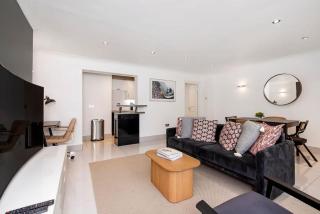 Kensington 2 bed with Garden - London - 9