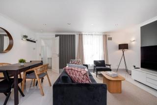 Kensington 2 bed with Garden - London - 2