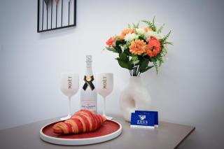 Athenian Suite korai by Zeussuites - Athen - 1
