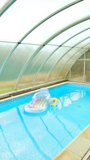 Entire 2nd floor of Villa with 3bedroom with large garden,BBQ,pool,sauna,free parking - Popovičky - 5