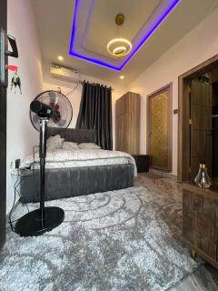 Luxury Self Contain Apartment, City College Karu Abuja - - 0