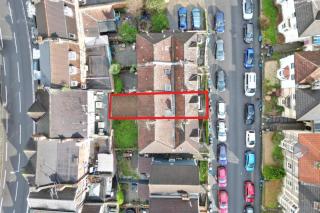 North Rd Apartment by N And N Stays Ltd, Close to vibrant Gloucester Rd with plenty of restaurants and shops near by, free on street parking available and Pvt of street parking 4pm to 8am Mon to Fri and all weekend - Bristol - 2