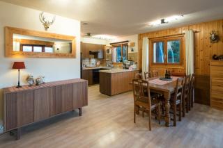 Sunny and spacious apartment in chalet Faigaux in Veysonnaz situated in quiet area with magnificent mountain views - Veysonnaz - 4