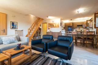 Sunny and spacious apartment in chalet Faigaux in Veysonnaz situated in quiet area with magnificent mountain views - Veysonnaz - 1
