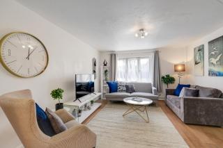 Sharp Close 4 Bedroom, 2 Bathroom in Aylesbury - Aylesbury - 9