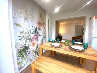 Isleworth House with Garden & private parking - 5