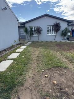Gladys Suites 1 - Port Elizabeth - 9