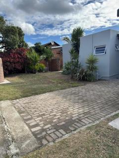 Gladys Suites 1 - Port Elizabeth - 6