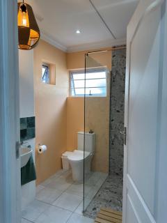 Gladys Suites 1 - Port Elizabeth - 5
