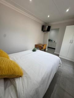 Gladys Suites 1 - Port Elizabeth - 1
