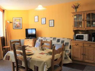 Studio cabine avec coin nuit, 6 couchages, balcon, centre station Vars Les Claux, proche pistes et commerces - FR-1-330B-198 - Vars - 0