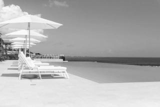 Stunning beachfront apartment - Turtle Cove - 1