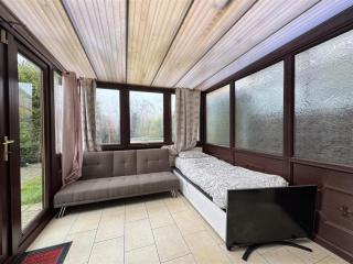Olive, 3Bedrooms,1 extra Rm, Sleeps 9 with Garden, Free Parking in Grays, Lakeside, London - Grays Thurrock - 2