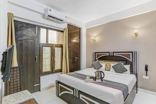 Hotel O Noida premium inn - 9