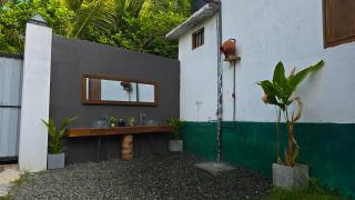 One Decision Hostel - Unawatuna - 6