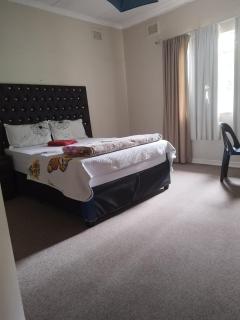 J & J Paradise Guest House - Pietermaritzburg - 6
