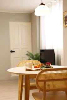 Stay Seoul - Just few steps from Arex Hongdae stn exit 6 - Seoul - 8