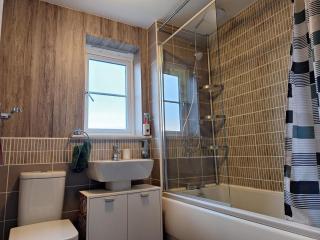 Lavish Lodge - Perfect for couples, families and contractors! - Wakefield - 7