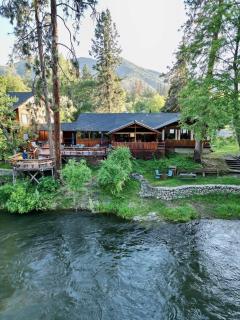 The Lindsay Lodge - - 8