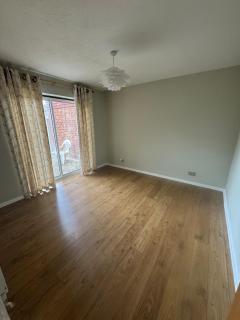 Bungalow - Contractors Welcome - Farnborough - 3