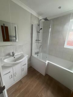 Bungalow - Contractors Welcome - Farnborough - 2