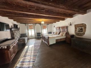 Castle View Saschiz - Traditional Guesthouse - 4