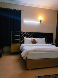 Comfort inn Luxury Living Guest House - Islamabad - 6