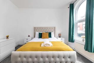 5-Bed Property Near Leeds City Center - Beeston Hill - 4