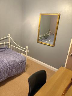 Single Room - Moffat - 8