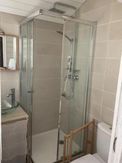 PLIM CIE 2 chambres, sde à l'étage - 3