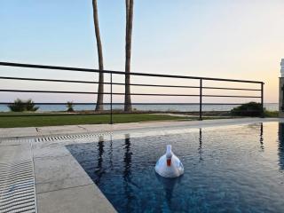 Fabulous beach front house with pool - Larnaca - 8