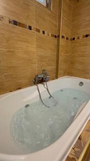 Luxury Apartment 2BR & Jacuzzi Near Expo 12 & ING Arena - 1