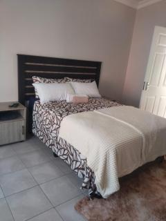 Rasesa Guesthouse Block V - Soshanguve - 4