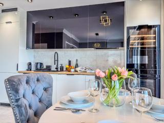 URBAN APARTMENTS GLOBAL SKYLINE, 15th Floor No 23, Free Garage, Self Check-in, No Deposit - 5