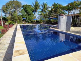 Casa de frente para a piscina - 5