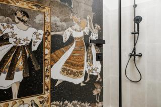 Old Town Capsule: 1-min to Piata Sfatului - 7