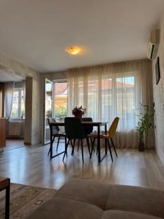Parchevich 31 Center Apartment - 24h Self Check-in - 9