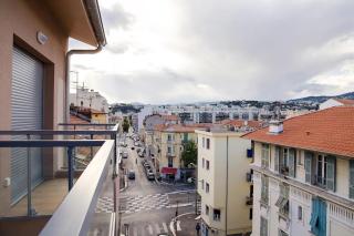 Studio climatisé au calme, mezzanine et balcon - Nice - 3
