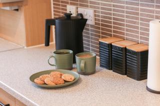 Stylish 2 Bedroom Property - 4