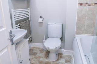 Stylish 2 Bedroom Property - Bury Saint Edmunds - 3