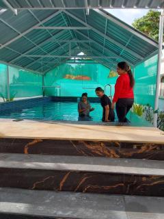 Johnson's Homestay With Pool & Ecohouseboat near town beach - 0