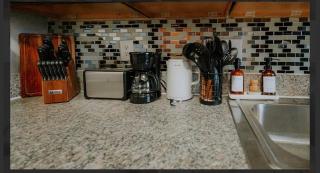 Studio Retreat Downtown View - 8