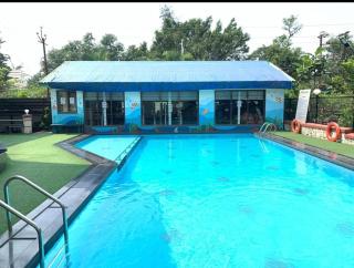Honey Bee Resort Lonavala - Lonavala - 4