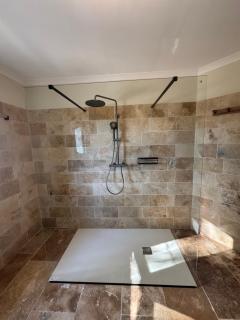 Maison de charme avec jacuzzi, vue sur Gordes à 5mn du centre du village - Gordes - 1