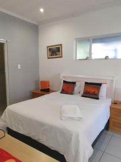 Lyronne Guest house, Shuttle and Tours - Kapstadt - 0