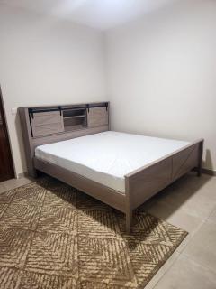Modern 2-Bedroom Apart East - - 2
