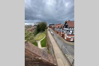 Chester City Centre Apartments with Parking Available on Ground Floor Flat - Chester - 8