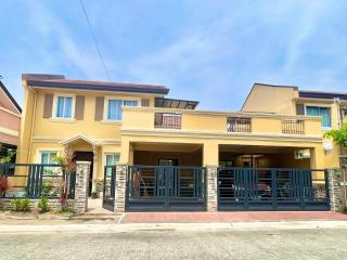 Chic 4BR 15 Pax Euro-Inspired Home, Malolos - Malolos - 0