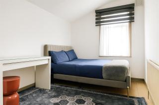 Entire 3 Bedroom Home With Garden In London - Edmonton - 1